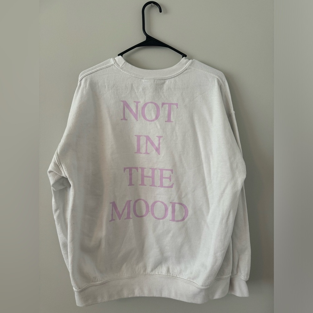 Brand: unknown. Type: Crew neck. Color: white/pink size: large.
